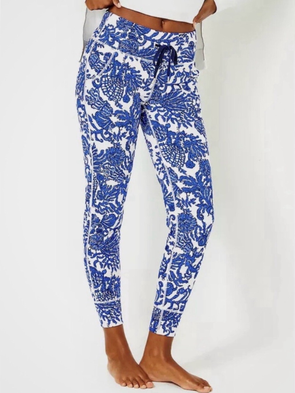 Lilly Pulitzer Luxletic UPF 50+ Island Jogger Deeper Coconut Ride With Me Size L - Picture 2 of 9